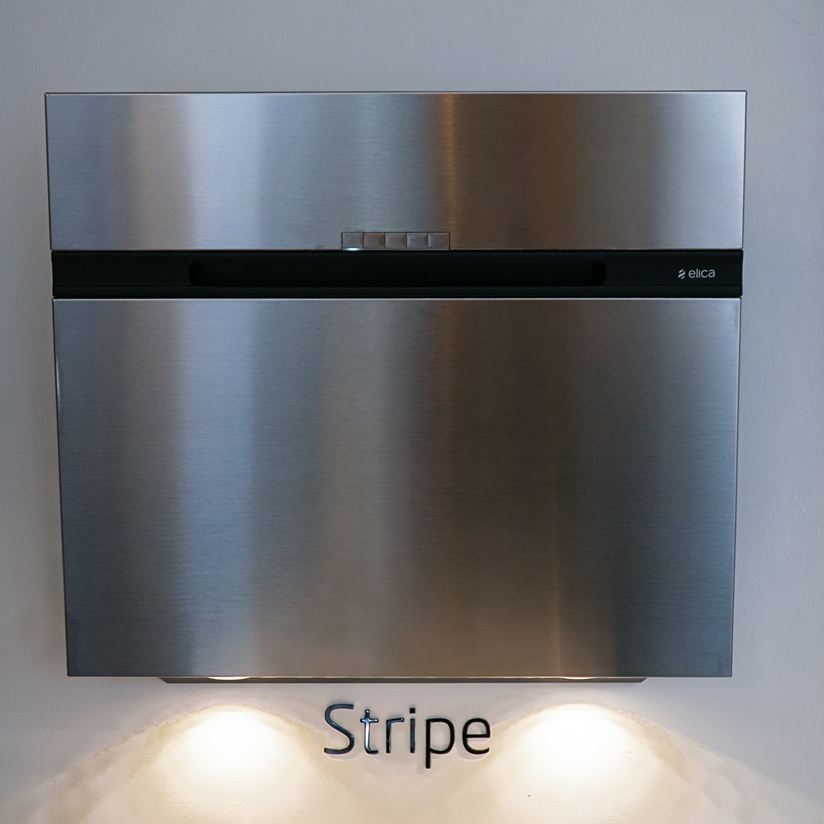 Máy hút mùi áp tường ELICA STRIPE STRIPE BL/A/60/LX - 10