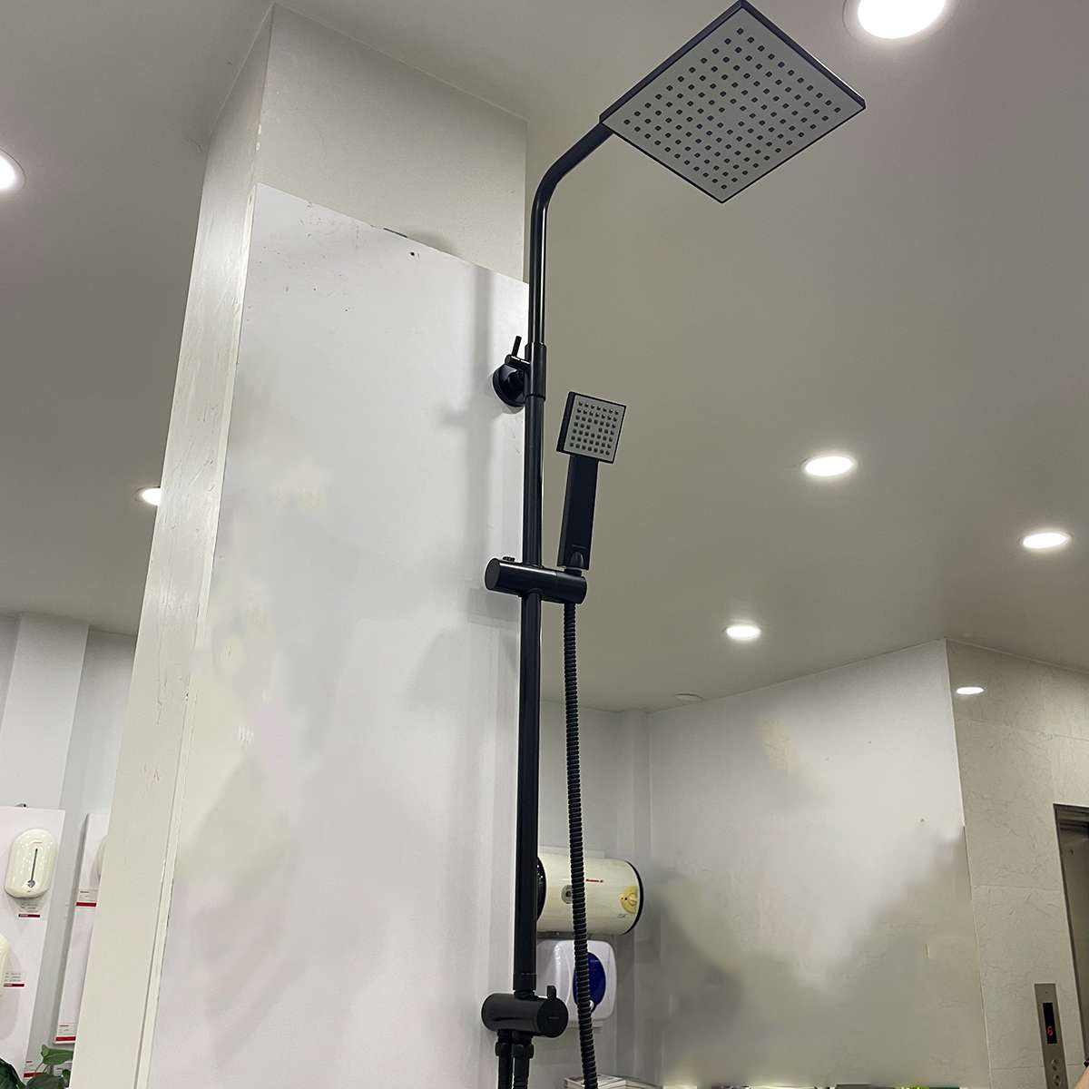 Sen tắm cây đứng ATMOR AT22030-BK (AT22030BK) - 2