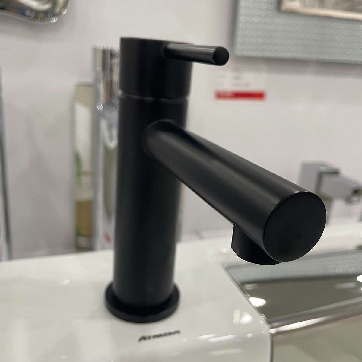 Vòi lavabo nóng lạnh Atmor AT110098SH - 5