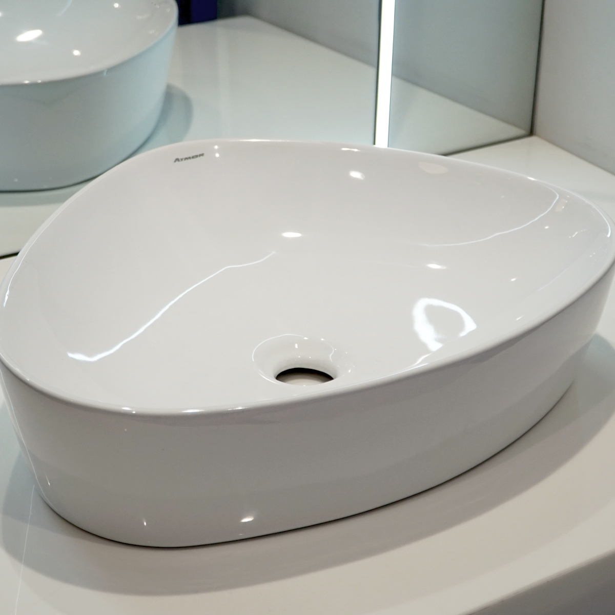 Chậu lavabo đặt bàn ATMOR AT40308 - 2