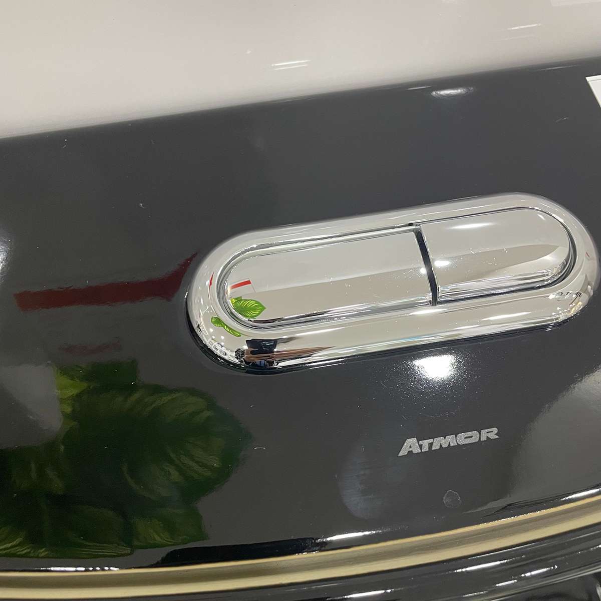 Bồn cầu 1 khối ATMOR AT271B màu đen nắp êm - 3
