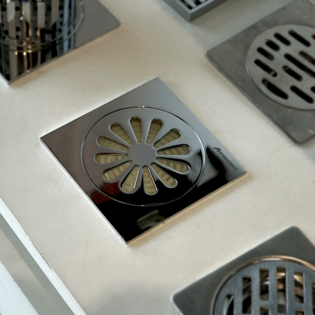 Phễu thoát sàn 10x10cm ATMOR AH030 - 4