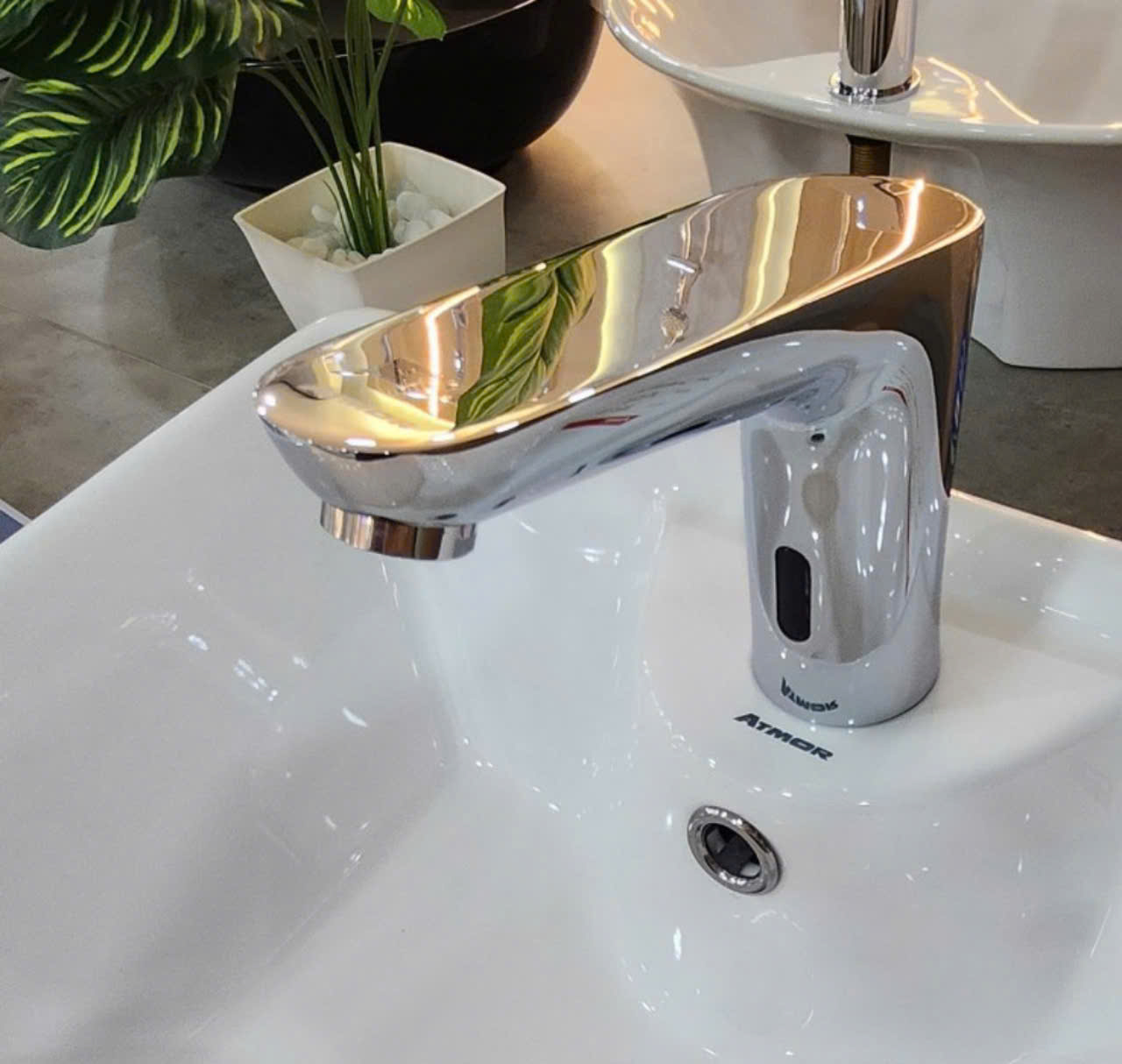 Vòi chậu cảm ứng dùng điện ATMOR AT-2361(AC) (AT2361) - 4