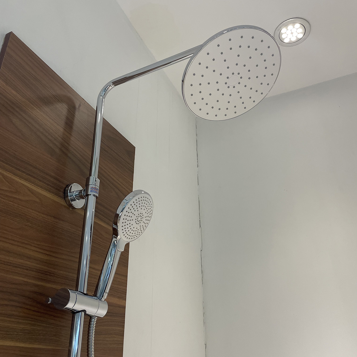 Sen cây tắm đứng Caesar BS126 - 5