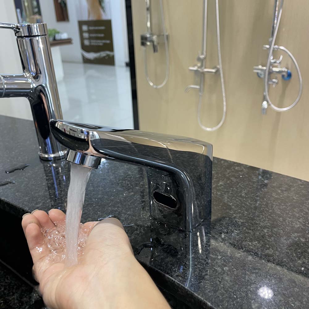 Vòi chậu lavabo cảm ứng nước lạnh Caesar A912 - 4