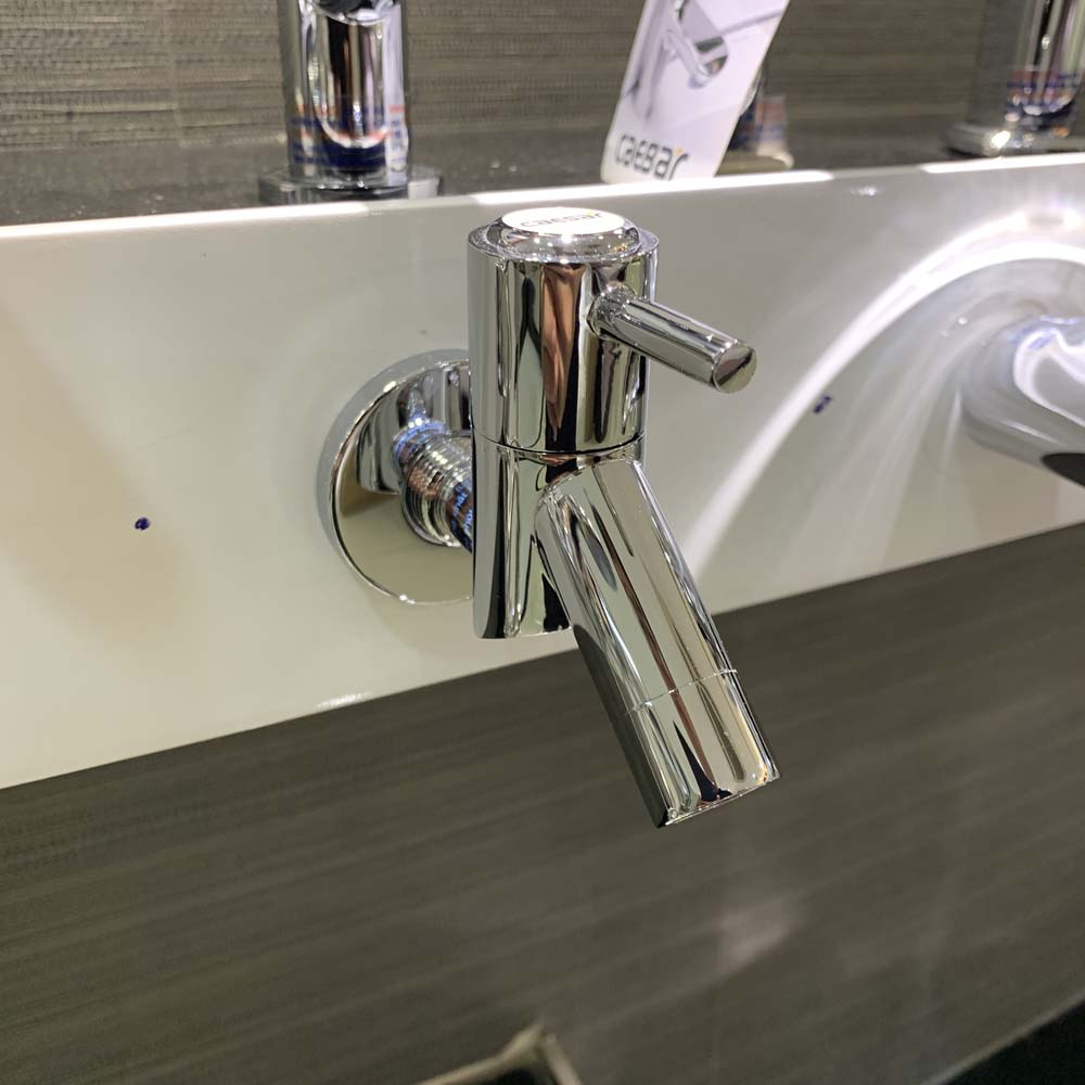 Vòi nước lạnh gắn tường Caesar W047C - 2