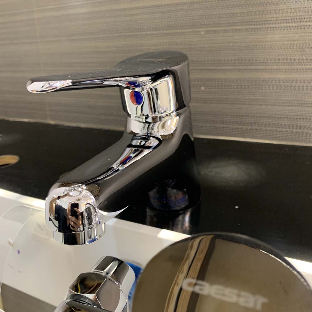 Vòi chậu lavabo nóng lạnh Caesar B330CU - 5