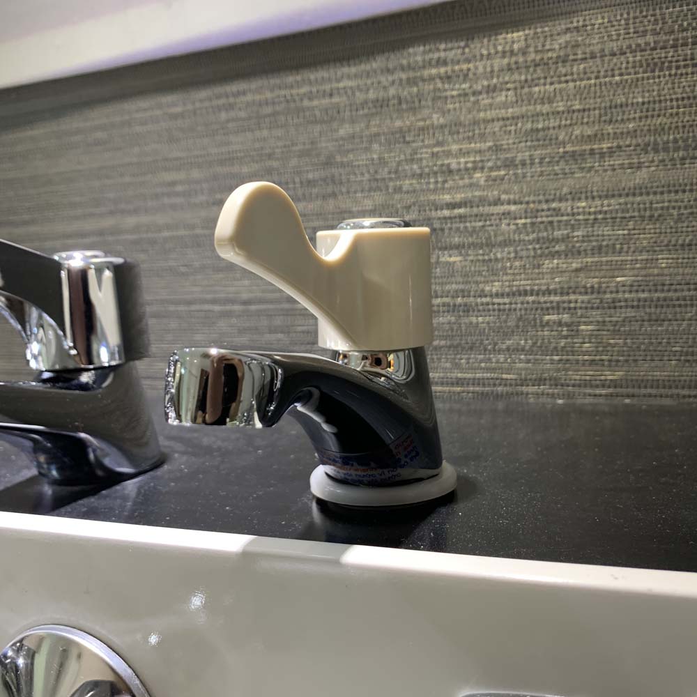 Vòi chậu lavabo lạnh Caesar B027C - 8