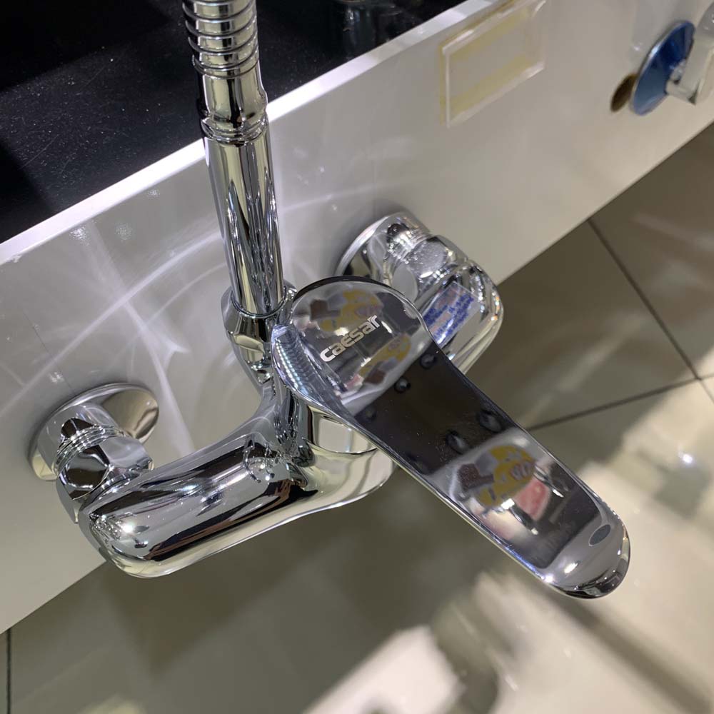 Vòi bếp nóng lạnh gắn tường Caesar K526C - 4