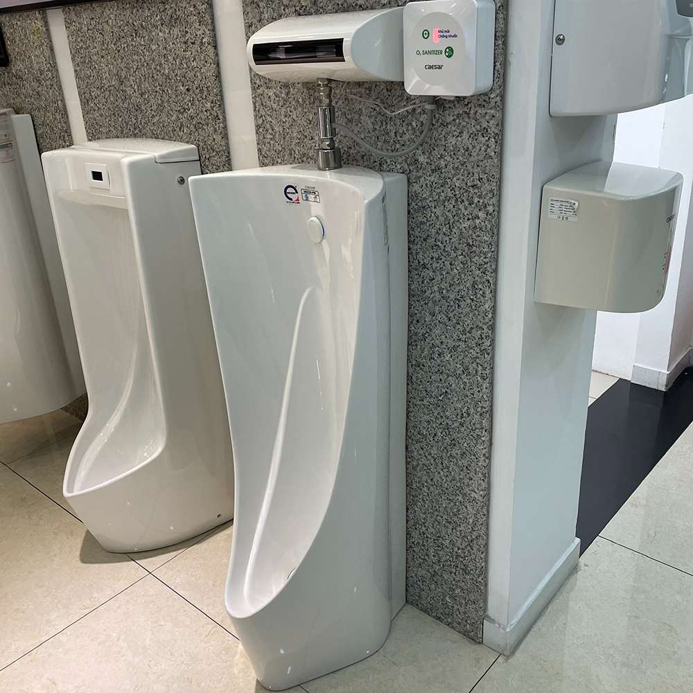 Bồn tiểu đứng thoát xuống sàn Caesar U0239 - 2