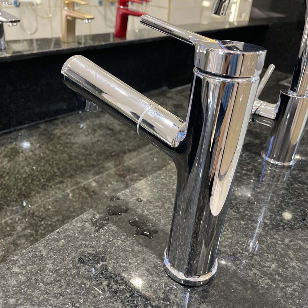 Vòi chậu lavabo nóng lạnh dây rút Caesar B196C - 2