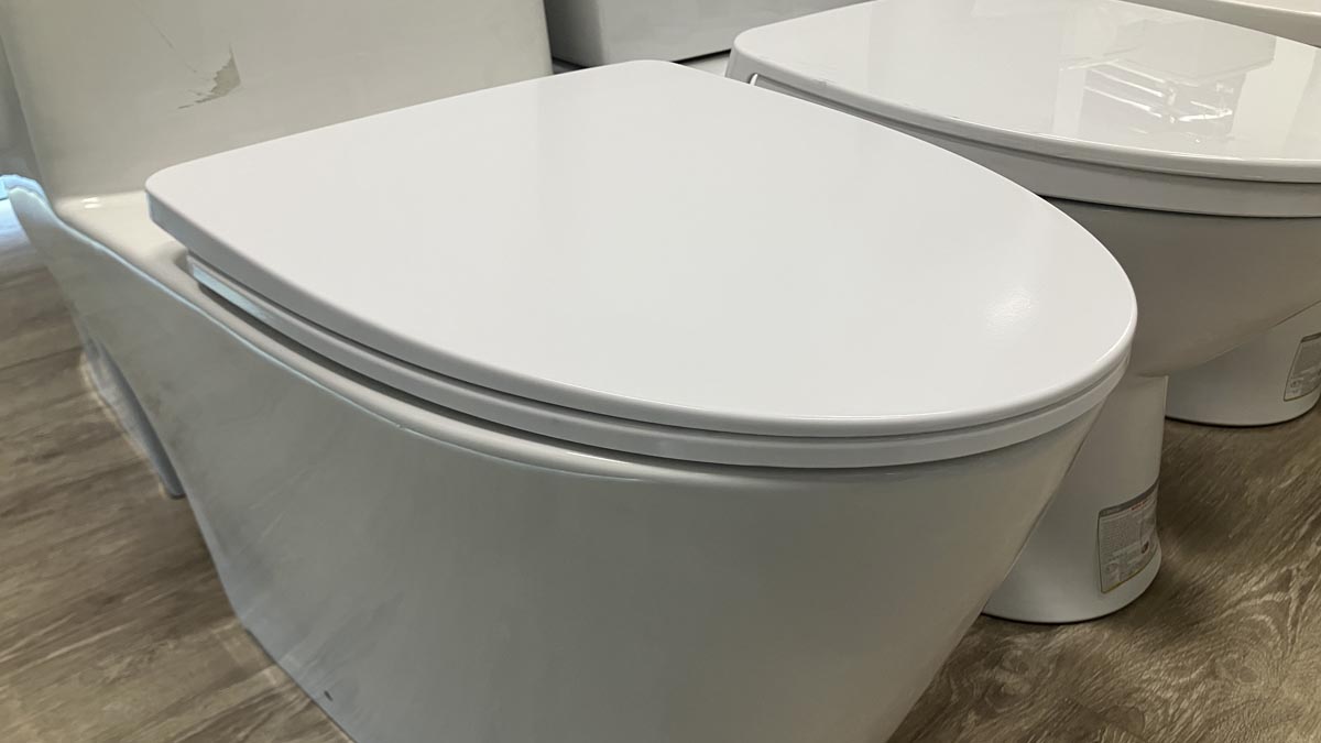 Nắp bồn cầu đóng êm Caesar MU263 - 4