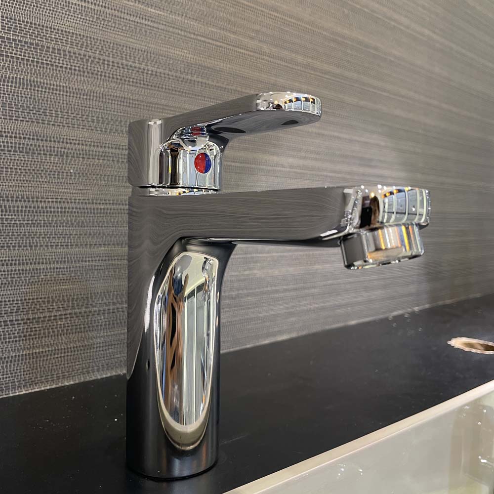 Vòi chậu lavabo nóng lạnh Caesar B570CU - 2