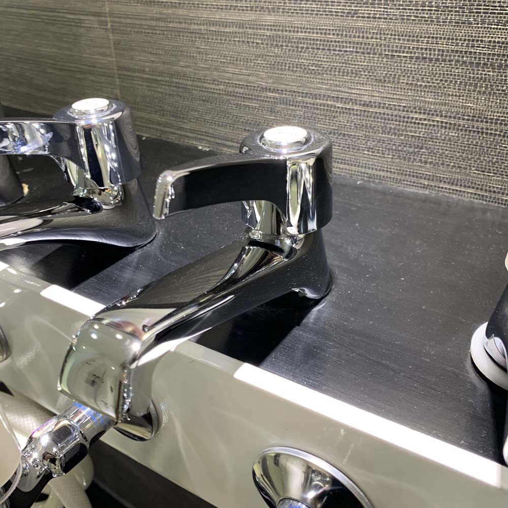 Vòi chậu lavabo lạnh Caesar B104C - 4