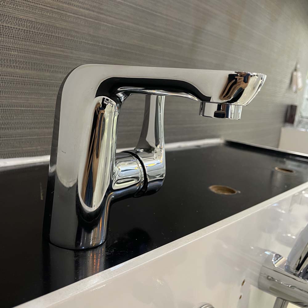 Vòi chậu lavabo nóng lạnh Caesar B740CU - 3