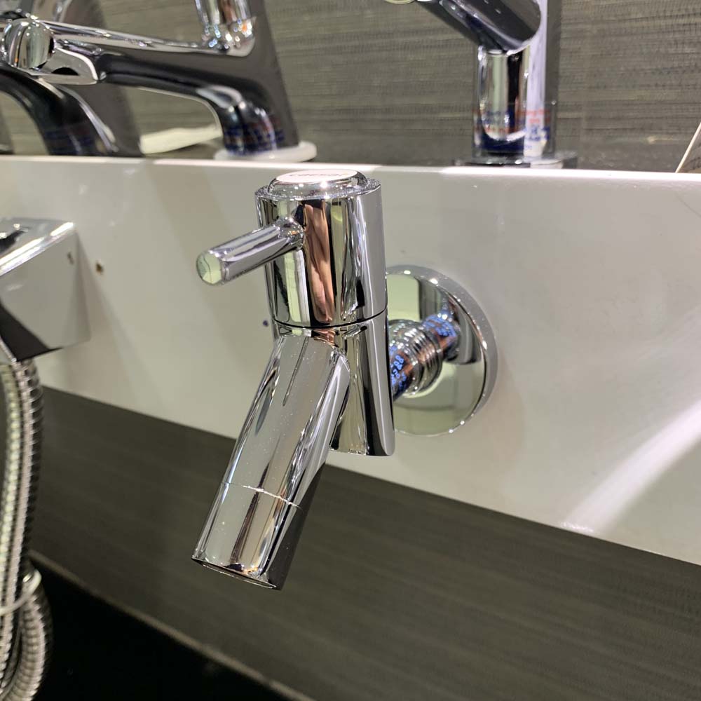 Vòi nước lạnh gắn tường Caesar W047C - 4