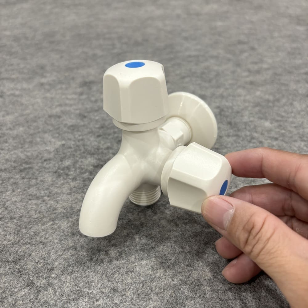 Vòi nước lạnh gắn tường Caesar W038P - 4