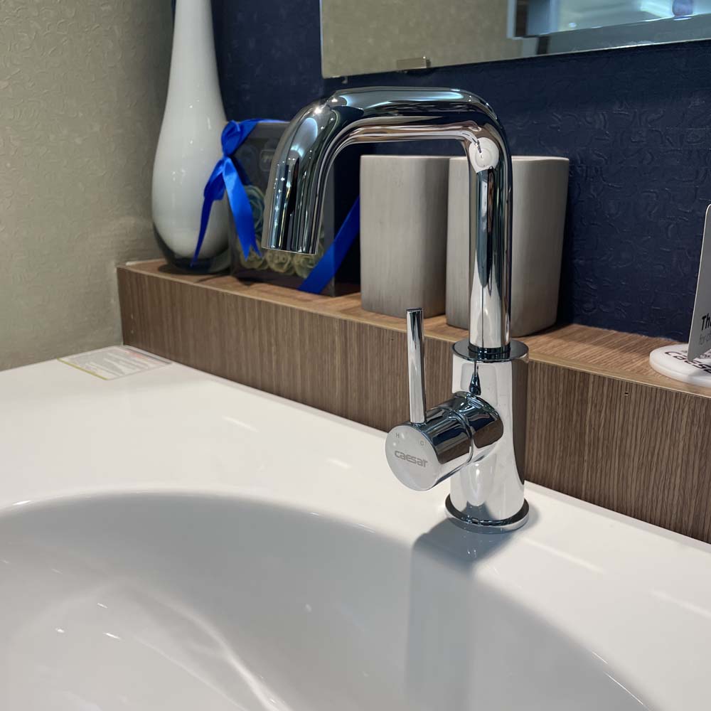 Vòi chậu lavabo nóng lạnh Caesar B520CU - 2