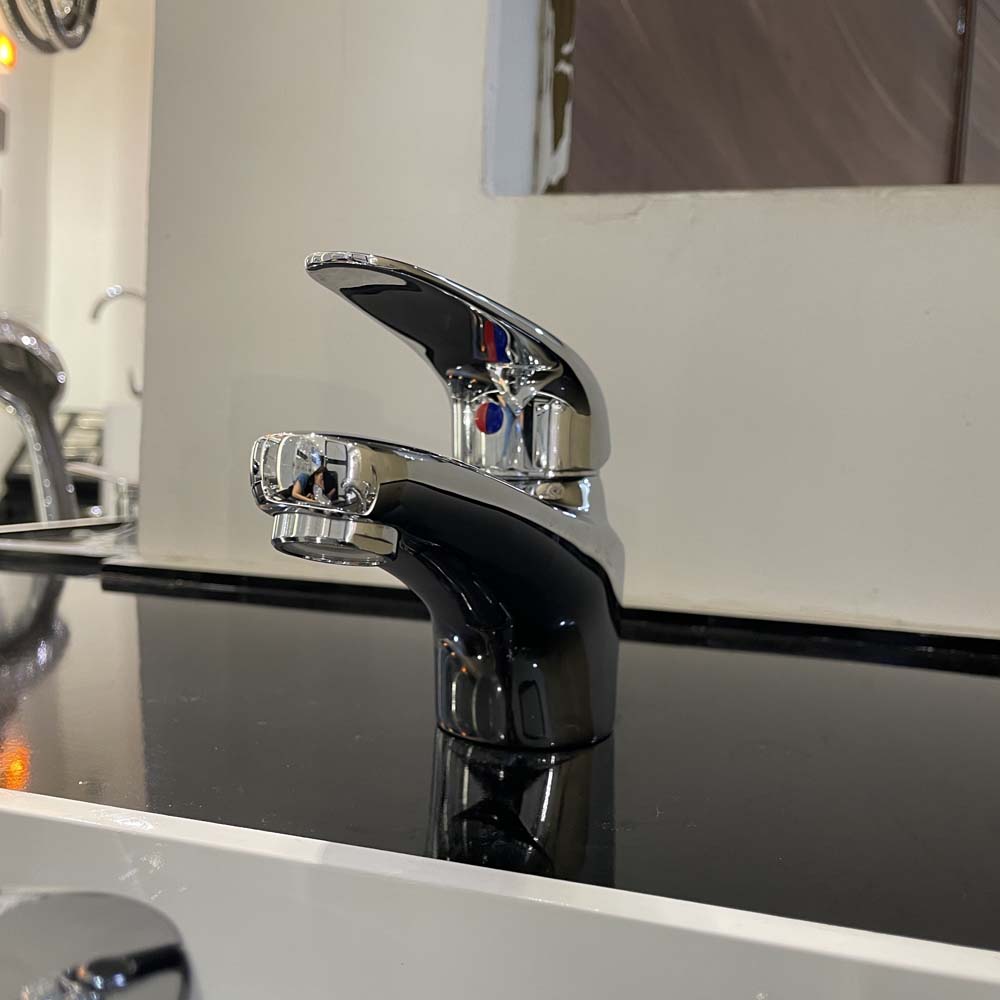 Vòi chậu lavabo nóng lạnh Caesar B170CU - 3