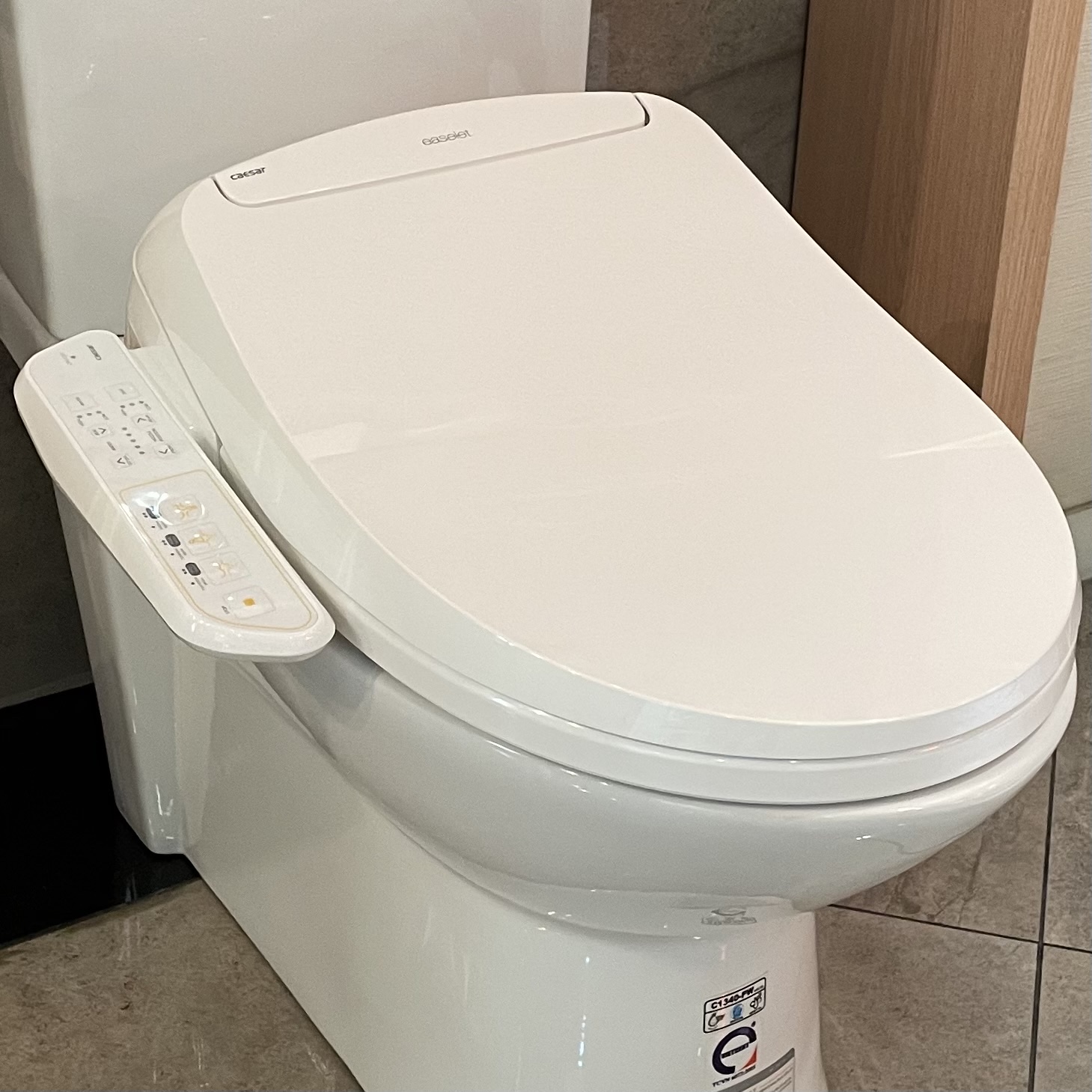 Nắp rửa điện tử Caesar TAF400H (TAF400H-PW) - 2