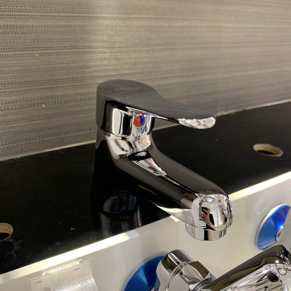 Vòi chậu lavabo nóng lạnh Caesar B330CU - 7