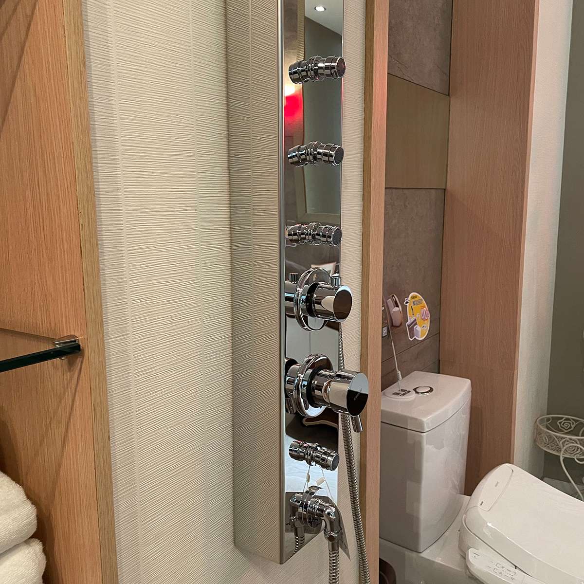 Sen thuyền nóng lạnh Caesar SP137 - 2