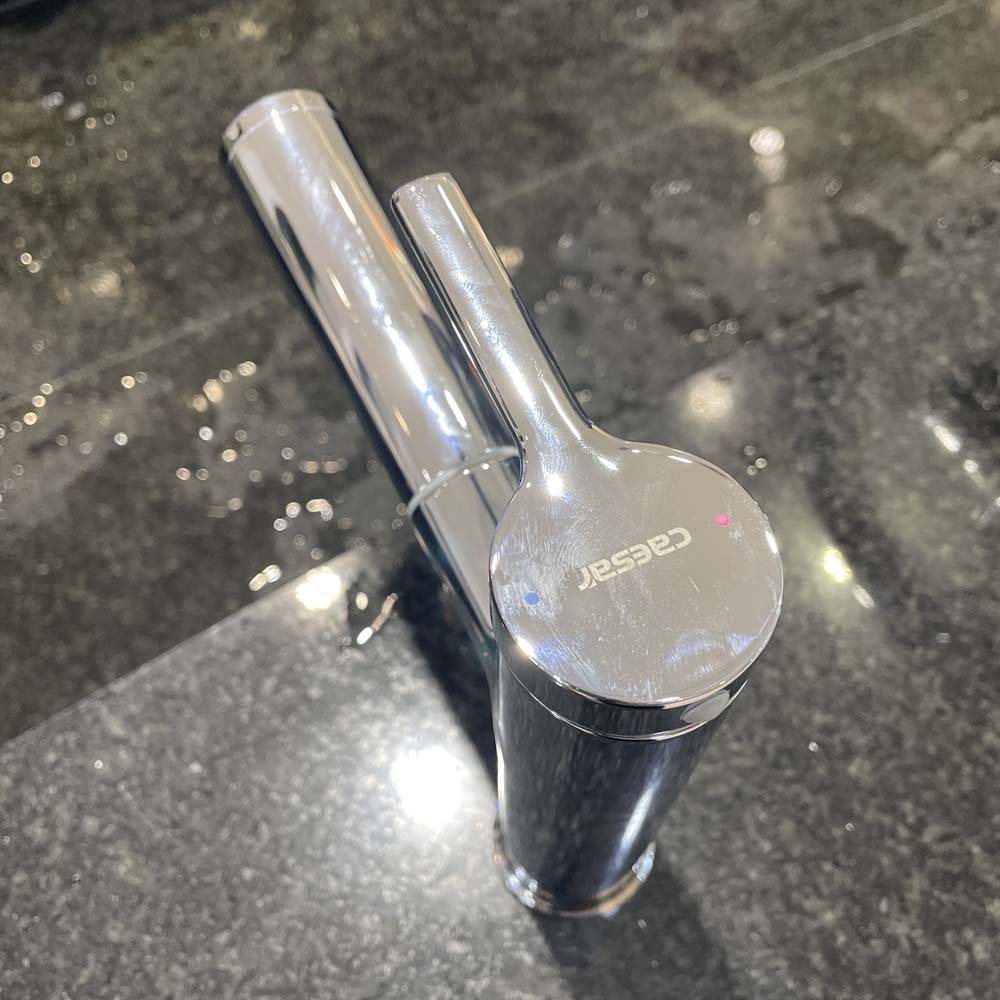 Vòi chậu lavabo nóng lạnh dây rút Caesar B196C - 3