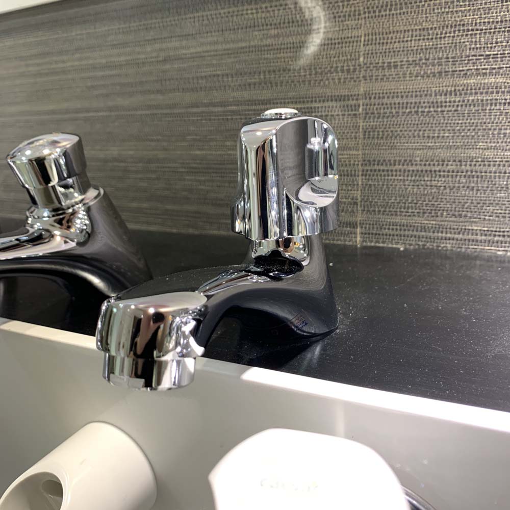Vòi chậu lavabo lạnh Caesar B105C - 2