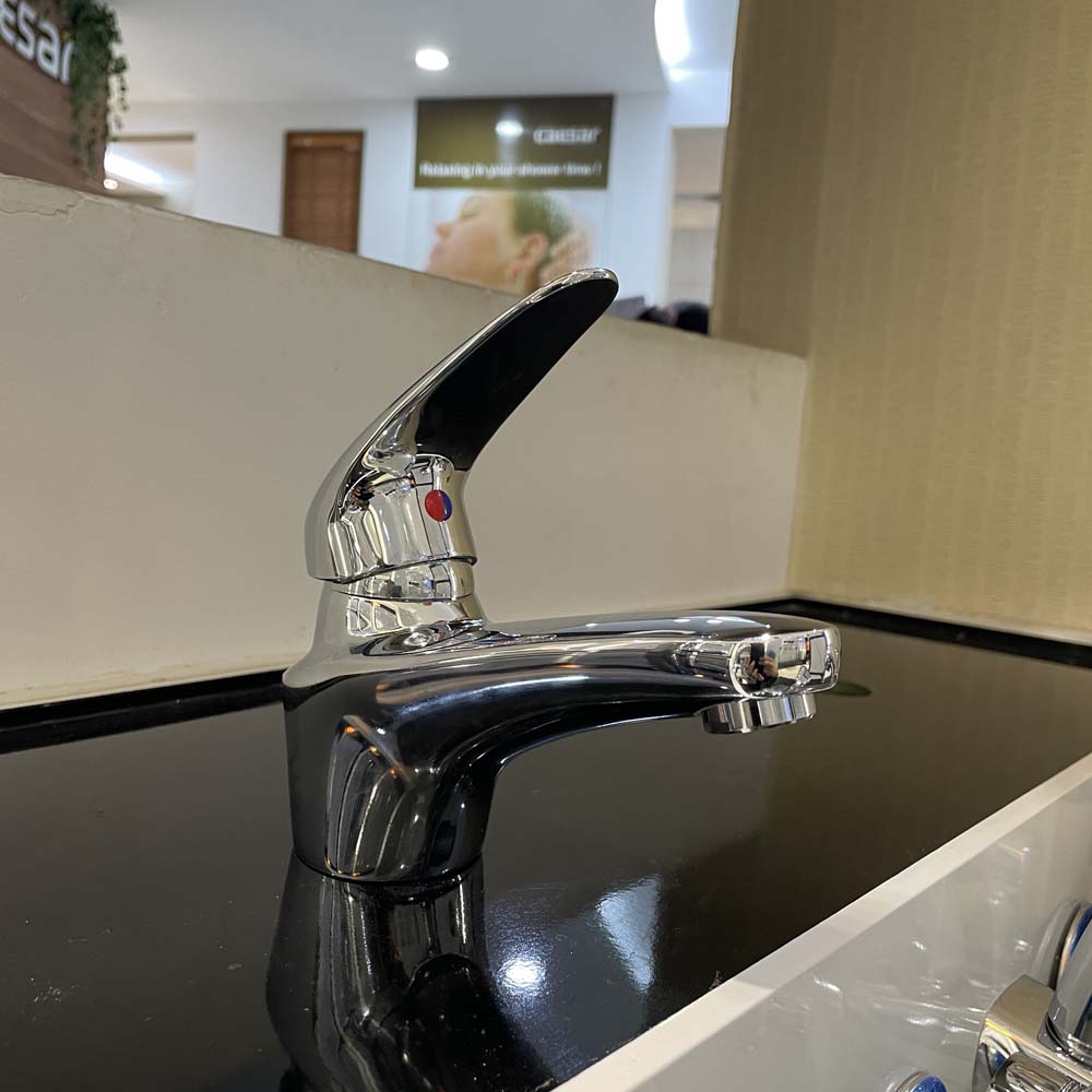 Vòi chậu lavabo nóng lạnh Caesar B170CU - 5