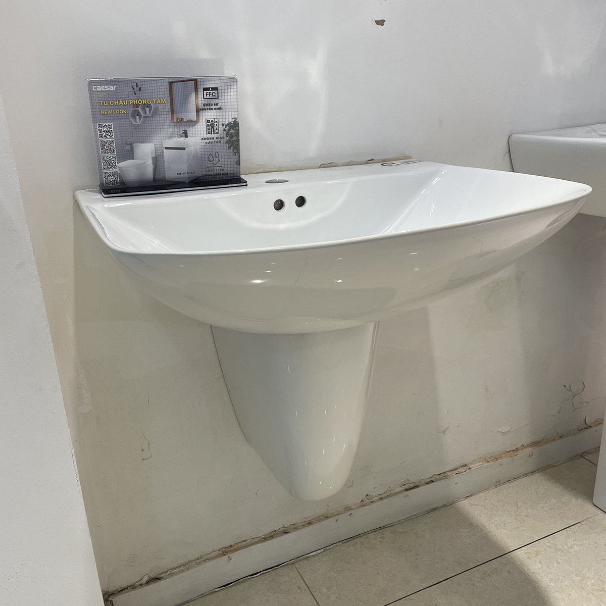 Chậu rửa lavabo treo tường Caesar L2365 - 4