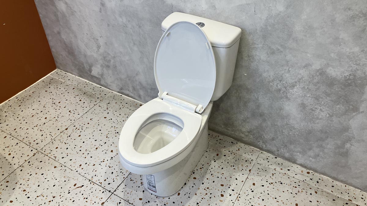 Bồn cầu 2 khối COTTO C13330 nắp êm dòng Sella - 9