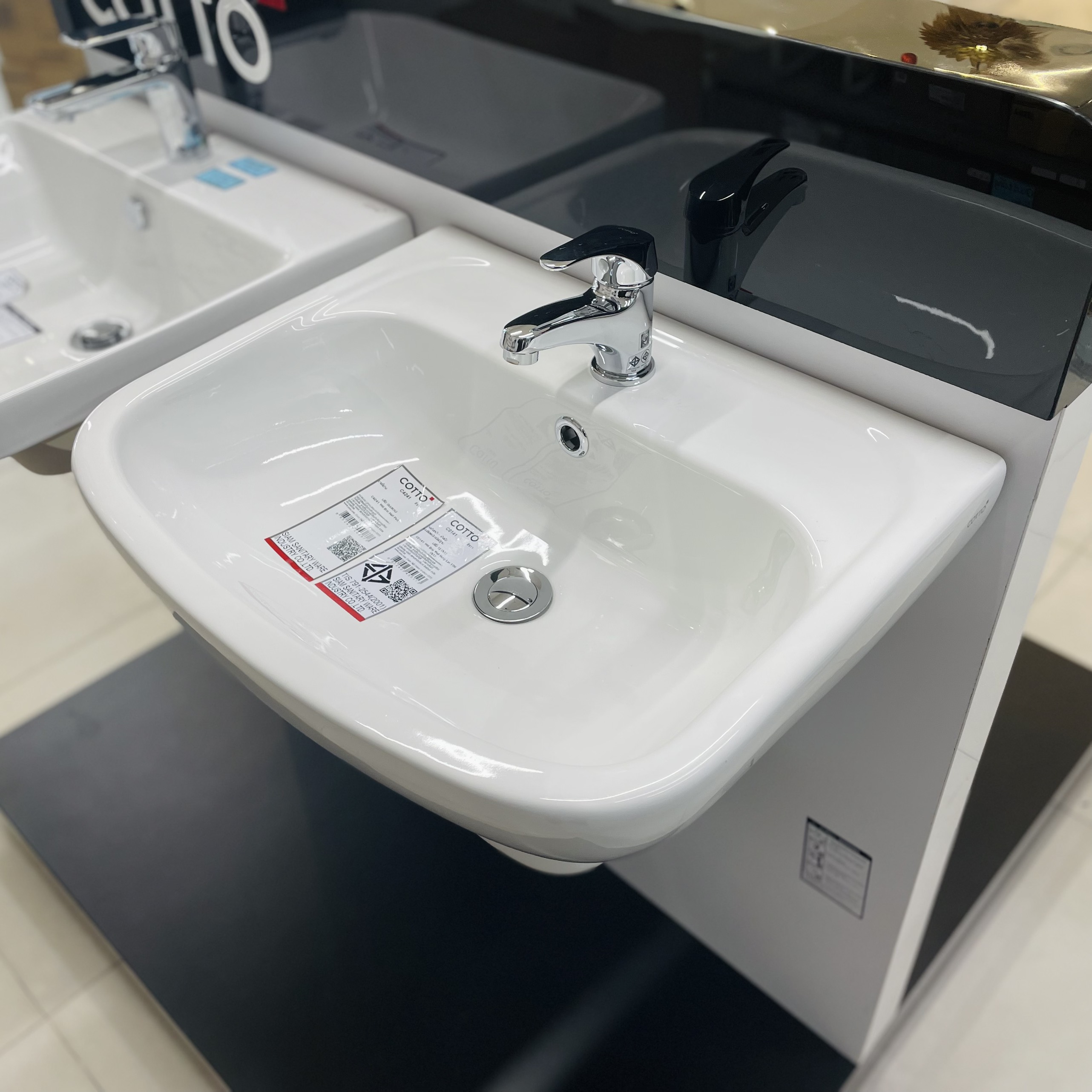 Chậu lavabo treo tường COTTO C0141 - 4
