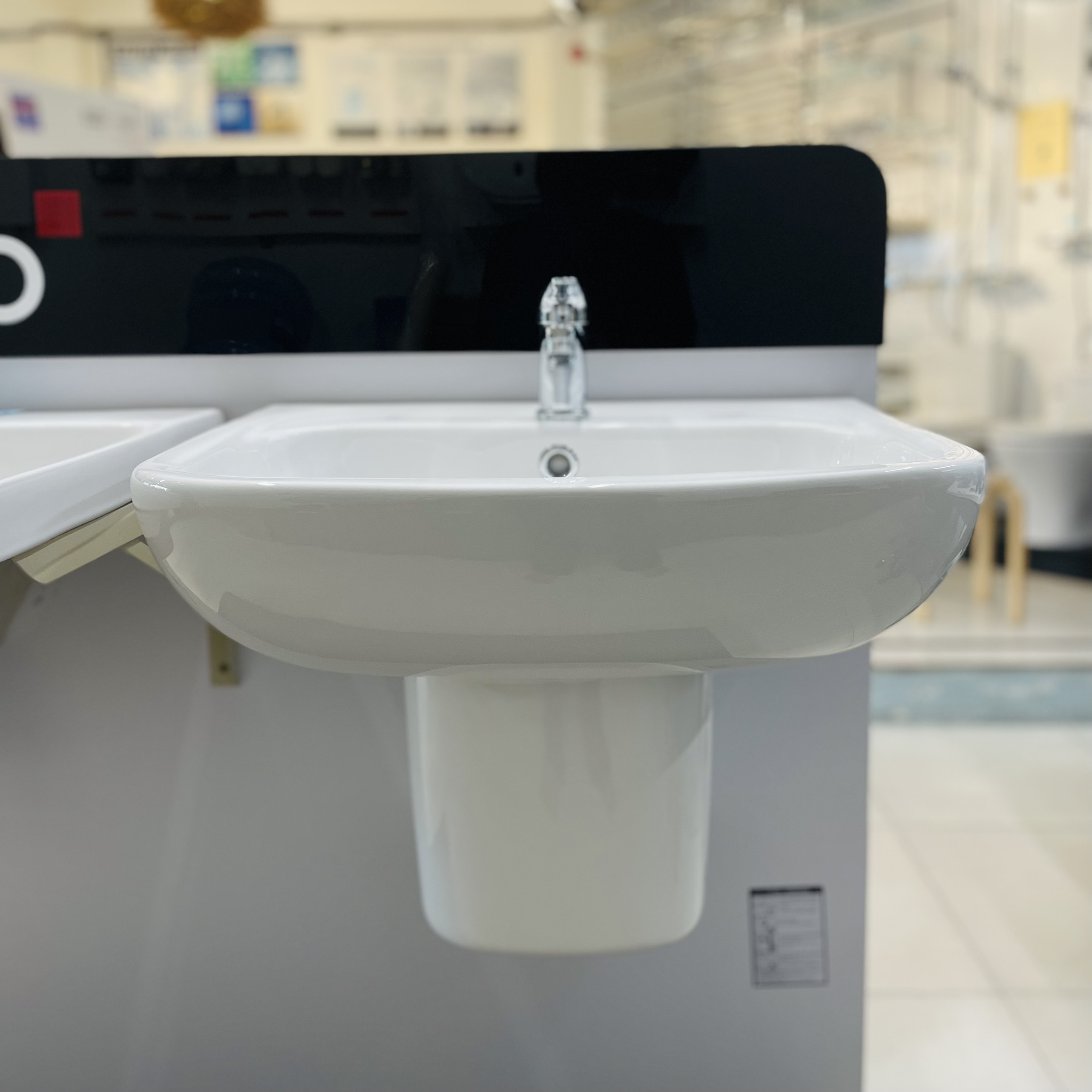 Chậu lavabo treo tường COTTO C0141 - 3