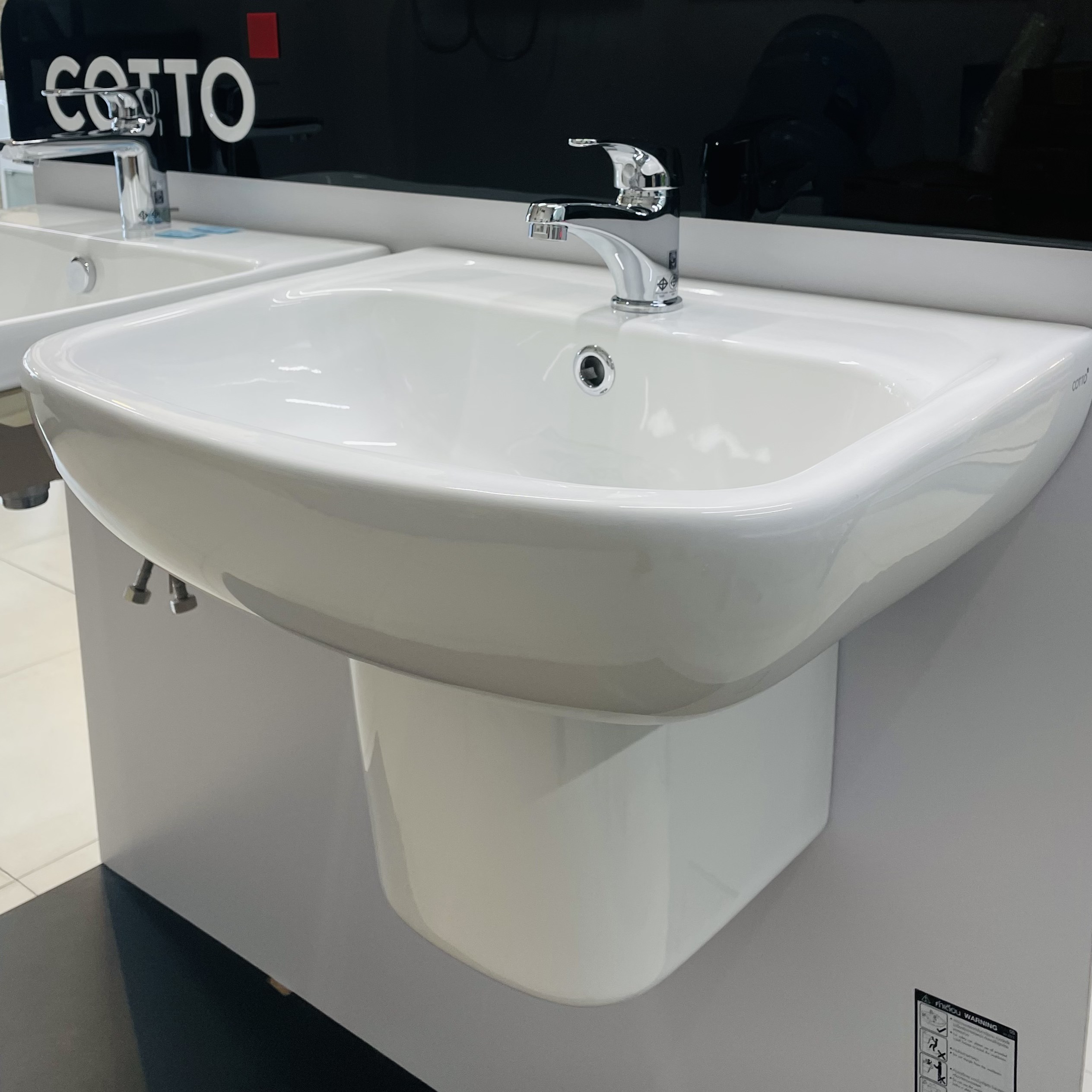 Chậu lavabo treo tường COTTO C0141 - 2