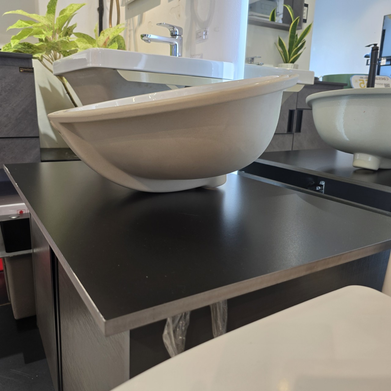 Chậu rửa mặt lavabo âm bàn COTTO C017 - 8