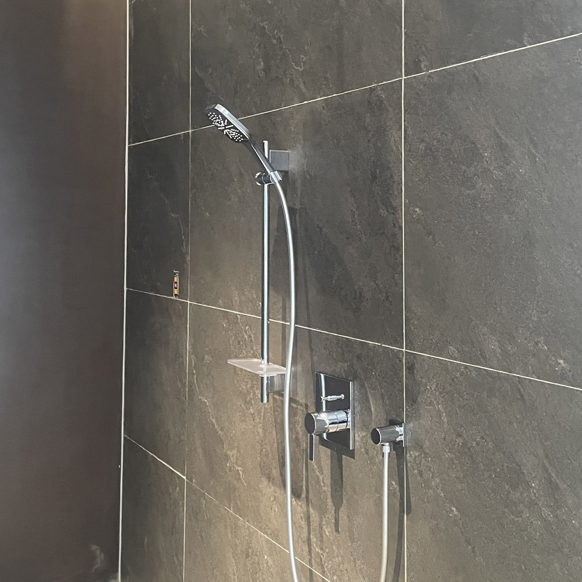 Bộ tay sen tắm và thanh trượt SmartActive 3 chế độ GROHE 26583000 - 3