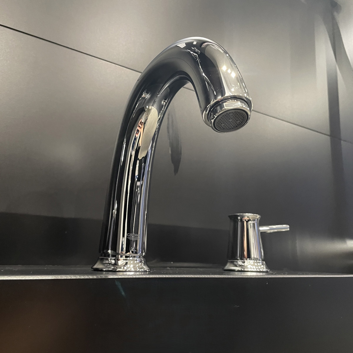 Vòi chậu nóng lạnh BauClassic 3 lỗ Grohe 20470000 - 6