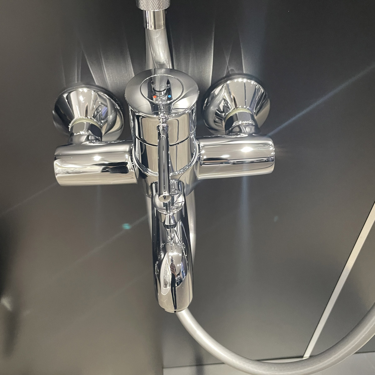 Củ sen tắm nóng lạnh GROHE 32865000 - 3