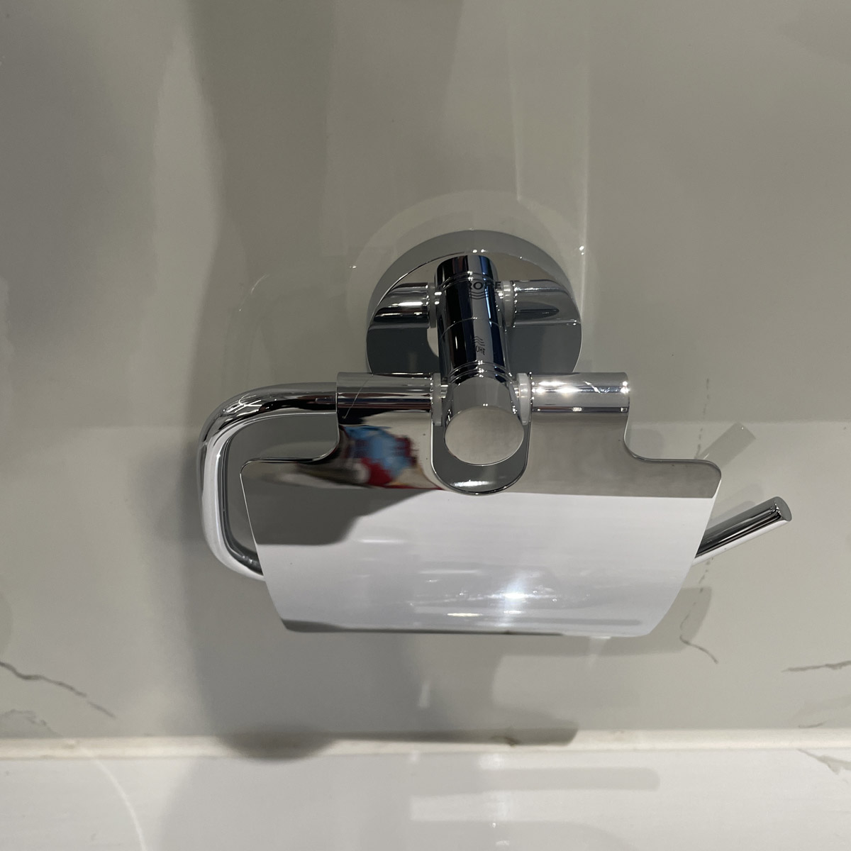 Lô giấy vệ sinh có nắp Essentials GROHE 40367001 - 7