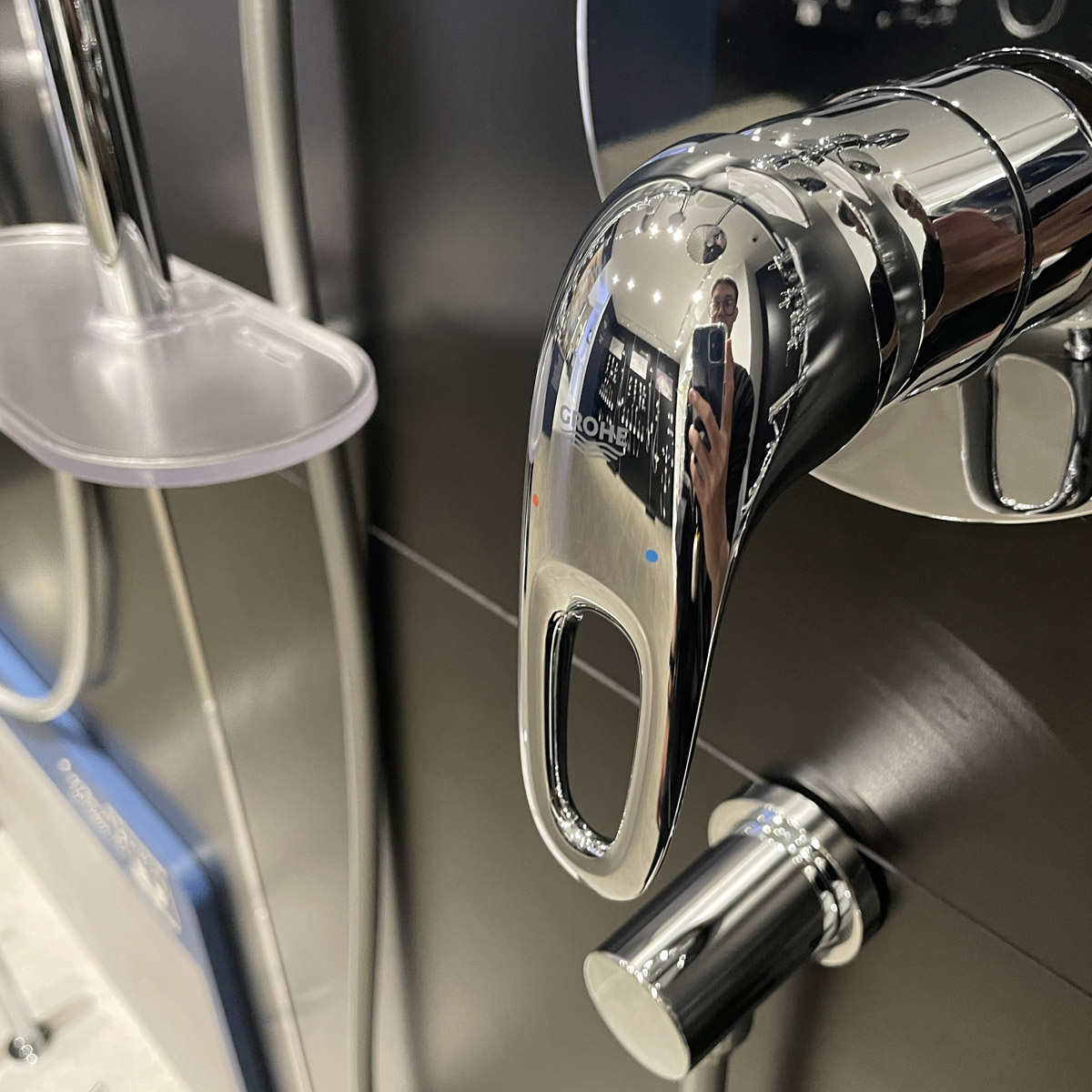 Van nóng lạnh kèm chuyển hướng 2 đường Eurostyle GROHE 24049003 - 4