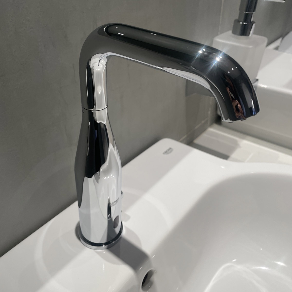 Vòi chậu nóng lạnh cảm ứng dùng pin Eurocube E GROHE 36445000 - 7