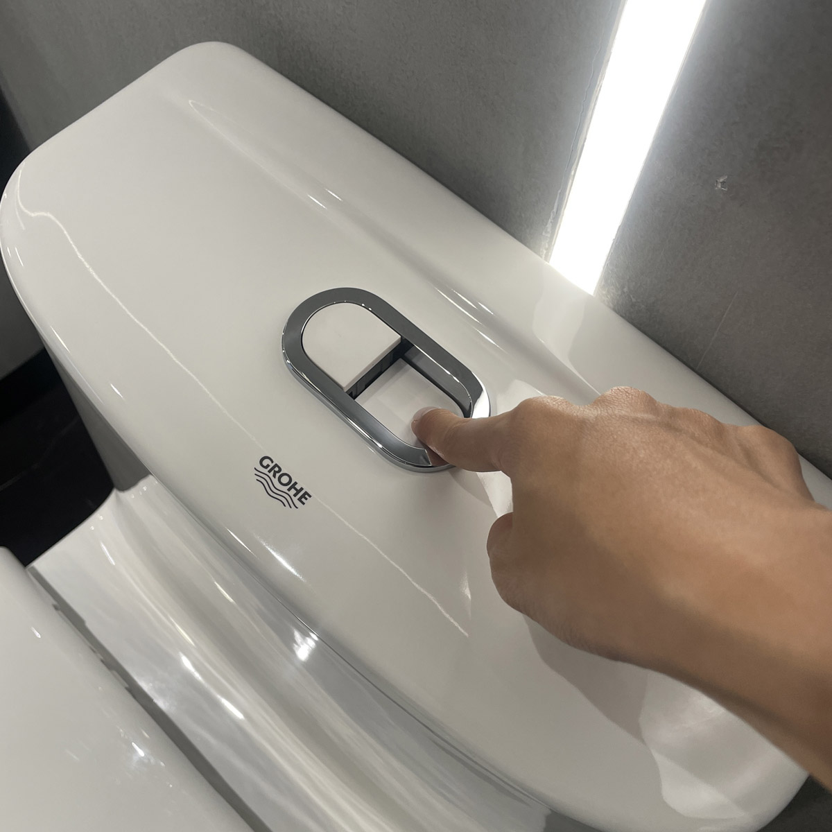 Bồn cầu 1 khối Bau Ceramic GROHE 39990000 - 8