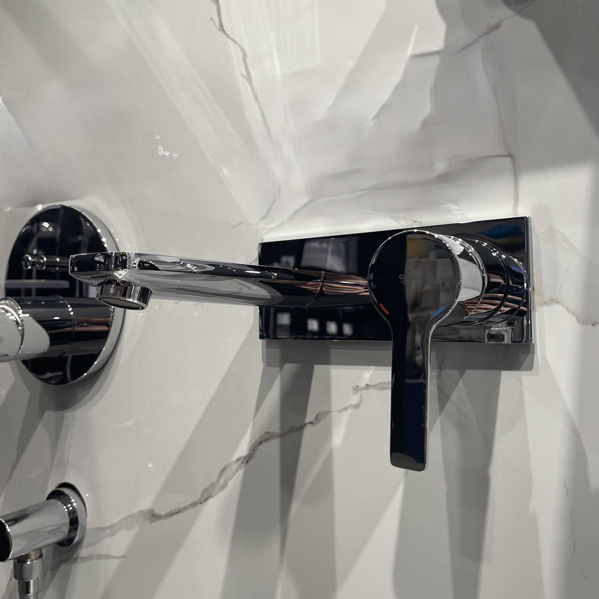 Vòi chậu gắn tường nóng lạnh 2 lỗ Lineare GROHE 19409001 - 3