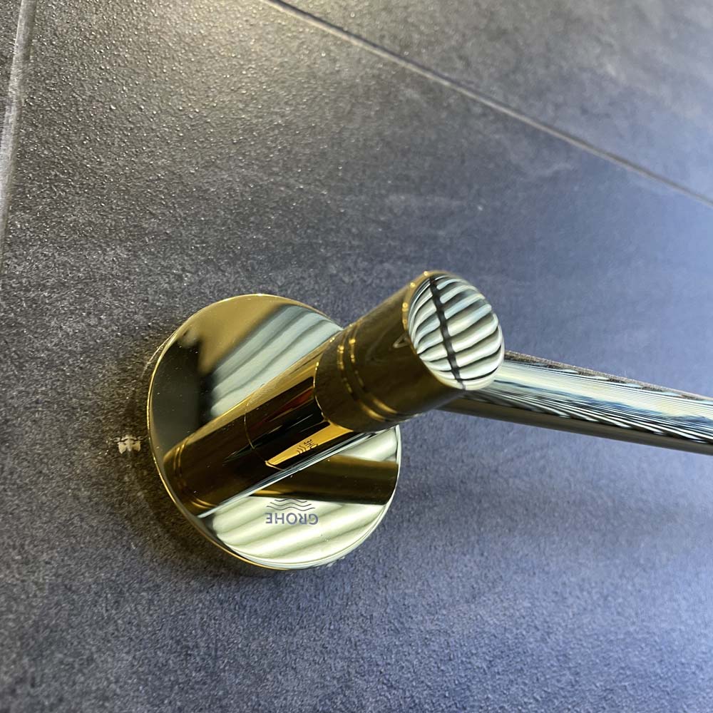 Thanh treo khăn Essentials 600mm GROHE 40366001 - 19