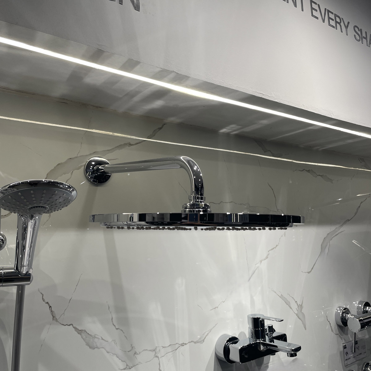 Bộ bát sen tắm gắn tường Rainshower Cosmopolitan 310 GROHE 26056000 - 6