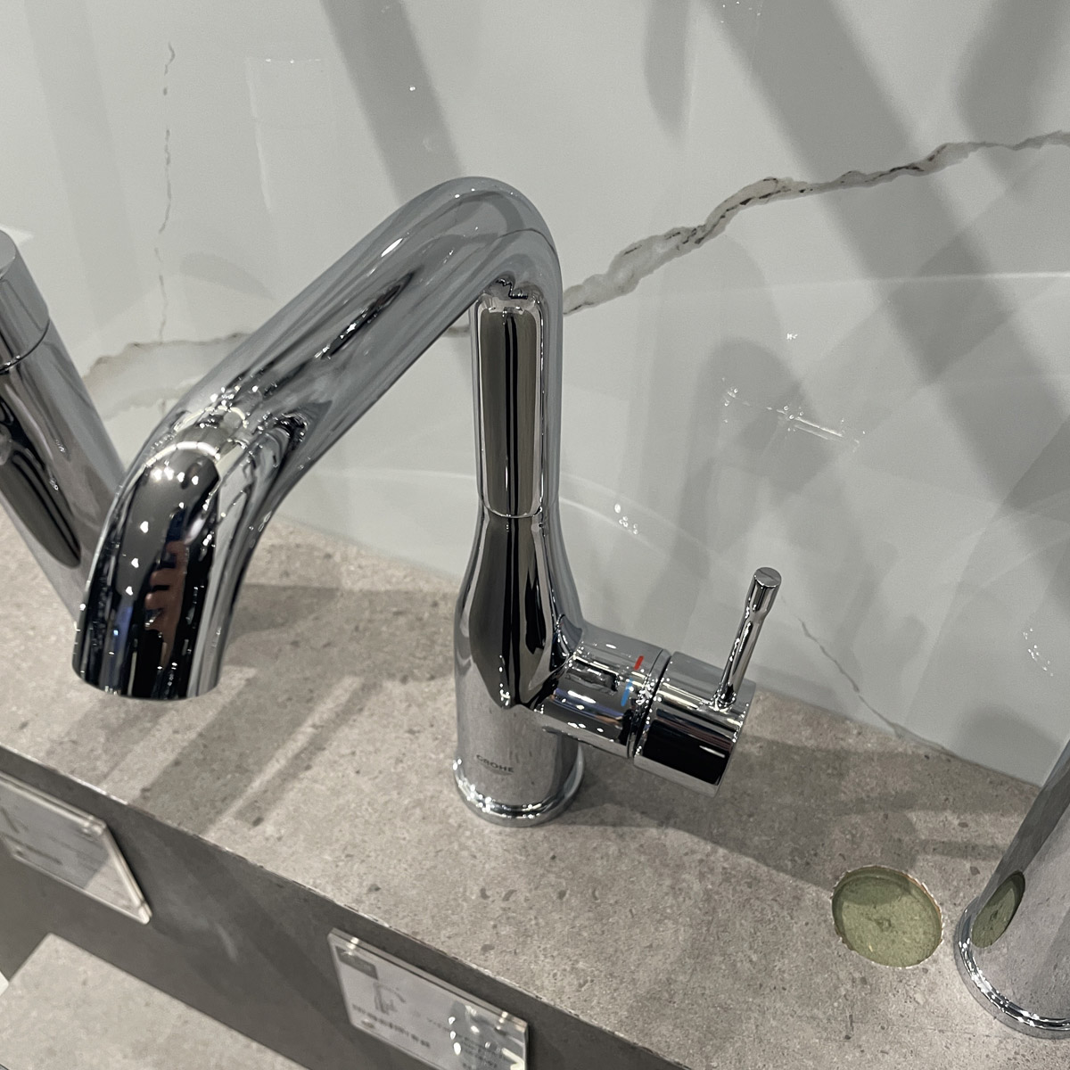 Vòi chậu nóng lạnh Essence L-size GROHE 32628001 - 6