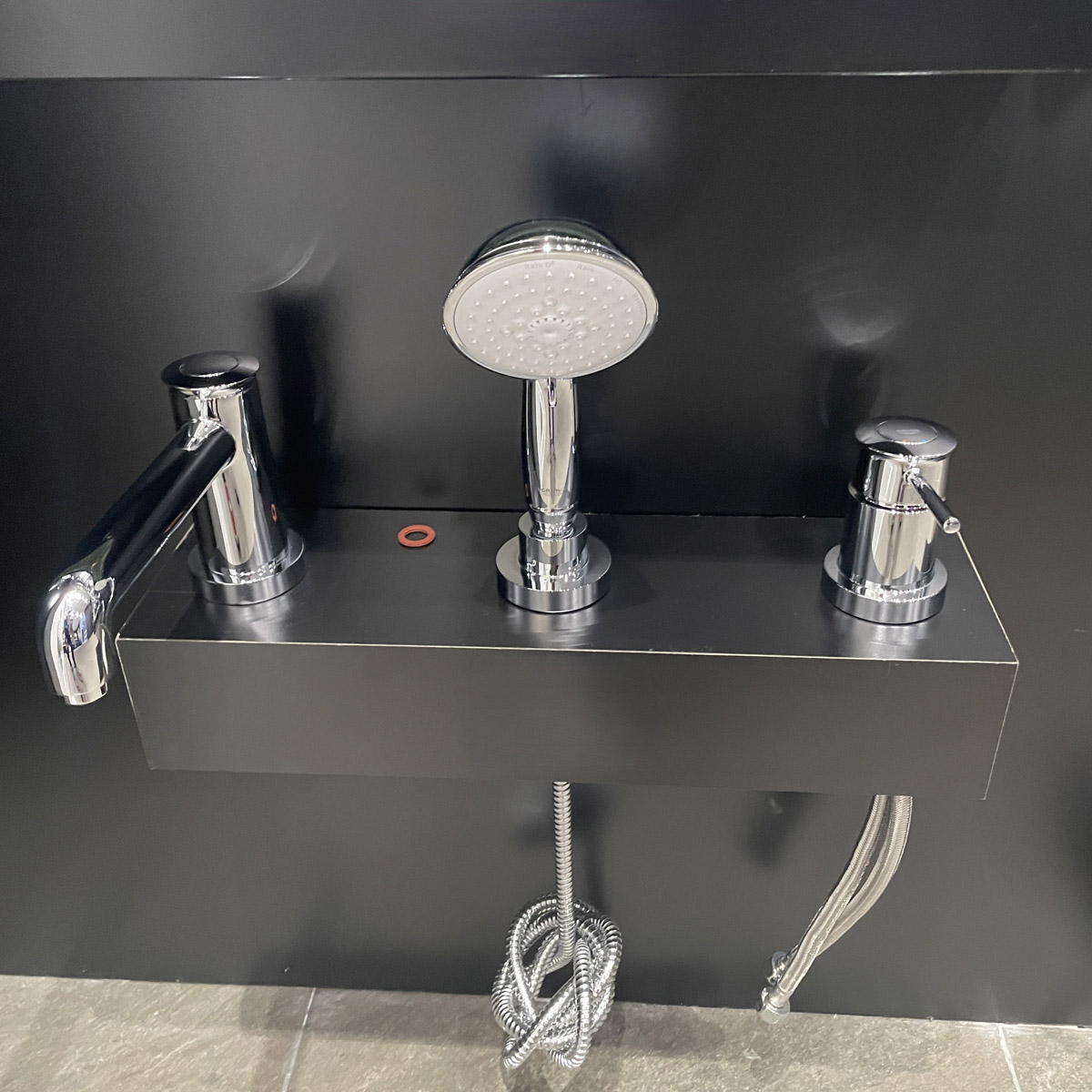 Vòi bồn tắm 3 lỗ nóng lạnh kèm tay sen BauClassic GROHE 2511800A - 4