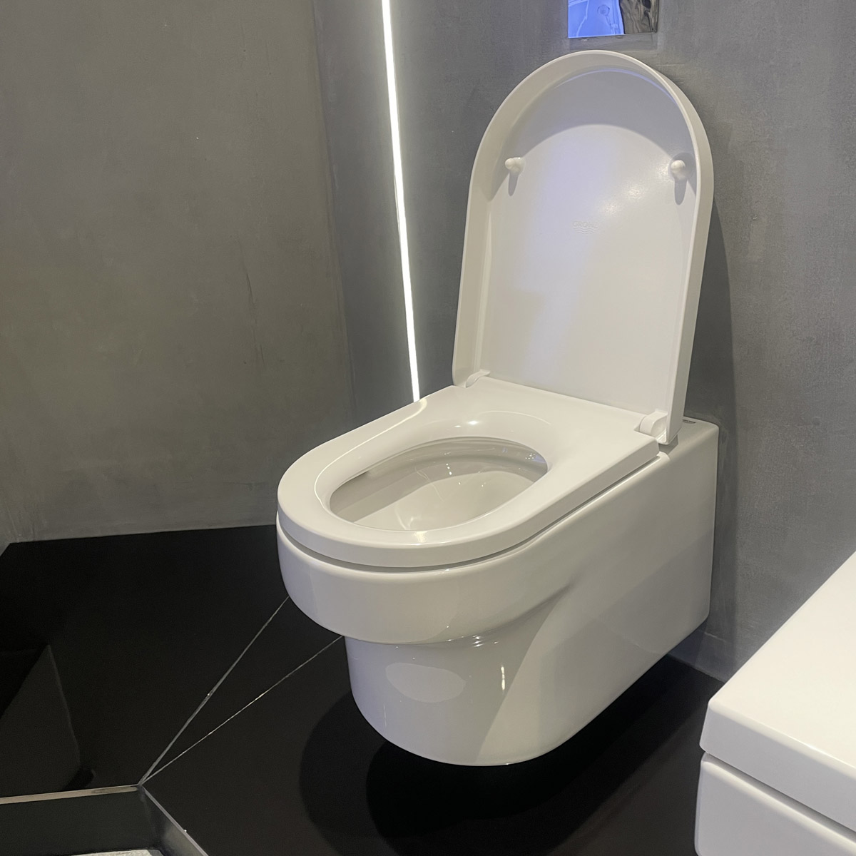 Bồn cầu treo tường Eurocosmo GROHE 39296000 - 8