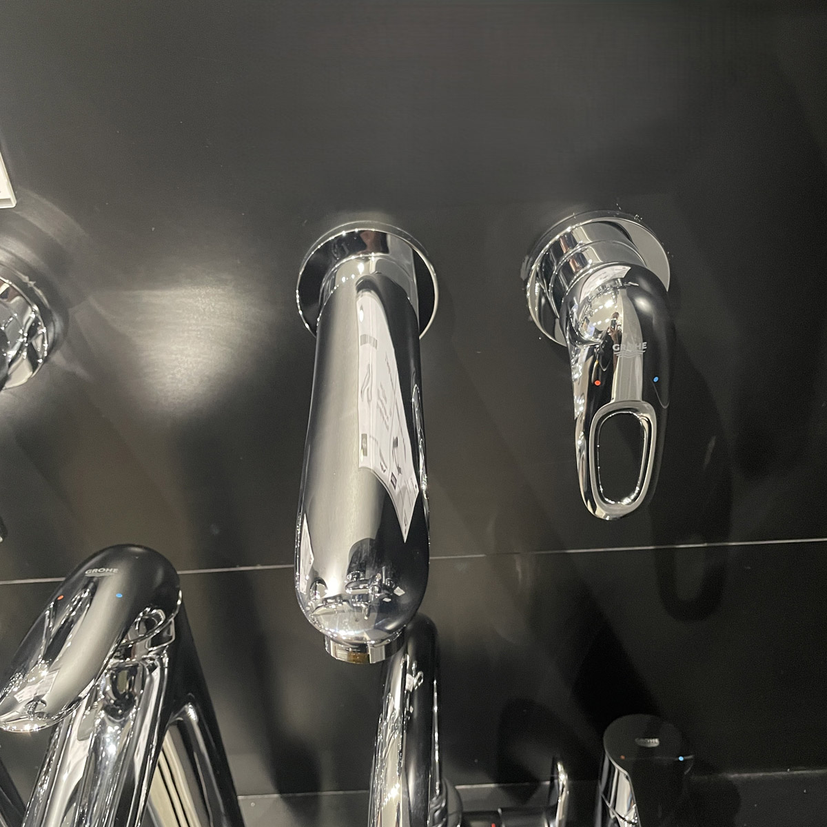 Vòi chậu gắn tường nóng lạnh 2 lỗ Eurostyle GROHE 19571003 - 4