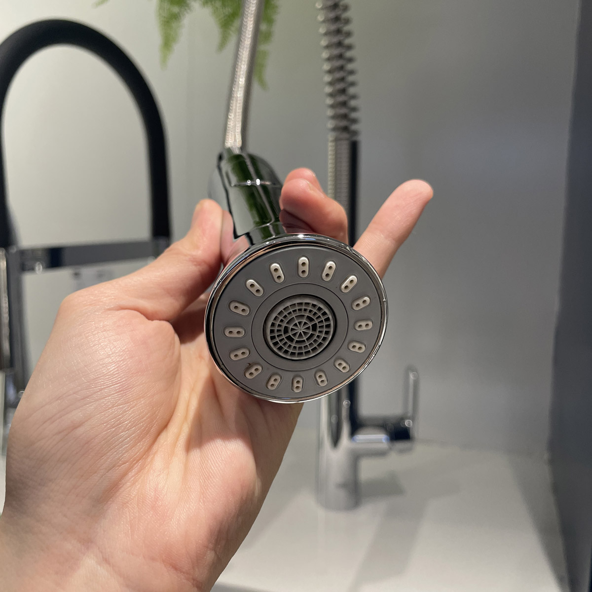 Vòi bếp dây rút nóng lạnh K7 Grohe 32950000 - 11